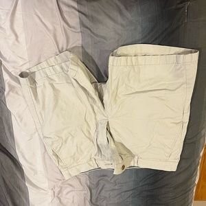 J Crew 34 Inch 7 Inch Inseam Cream Shorts